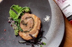 イベリコ豚のポルケッタ~ニラベーゼソース