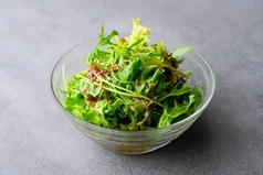 シンプルなサラダ