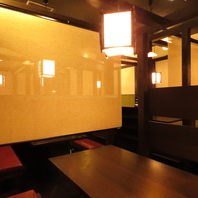 仕切りで区切られたプライベート空間◎テーブル席あり★