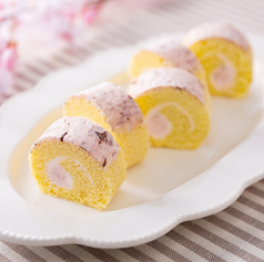 桜のロールケーキ