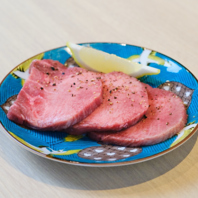 当店自慢の「生タン」！分厚くカットされた贅沢牛タン♪
