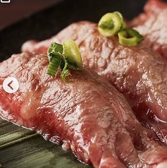 あか牛炙りにぎり(2カン)