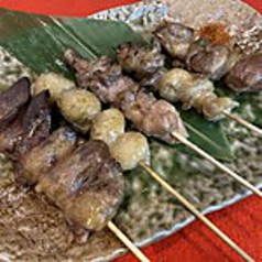 焼き鳥・モモ・ぼんじり・砂ずり・皮・せせり・はつ・ (たれ 塩)　各１本