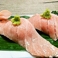 大ぶりなネタでとろける大トロ。