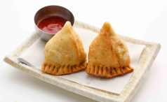 サモサ Samosa (2p)