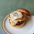 料理メニュー写真 タルタルハッシュチーズバーガー(単品)