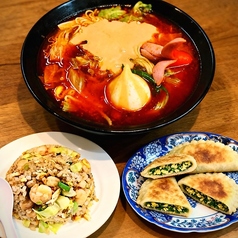 ランチタイムも充実したメニュー