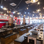 店内には90年代のJ-Popで懐かしさ溢れる♪店内放送での仕上がり呼び出しも元気な雰囲気にピッタリ☆