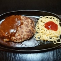 料理メニュー写真&nbsp;ハンバーグ（ライス、みそ汁付き）