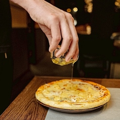 絡みつく蜂蜜のクワトロフォルマッジ