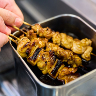 炭火焼き鳥の旨さの秘訣!!継ぎ足しの秘伝たれ＆厳選塩♪