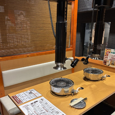 【宴会席~24名様】最大24名様までご利用いただける宴会席をご用意しています。ホルモンや焼肉を囲みながら、仲間と楽しいひとときをお過ごしください。