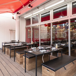 ビアガーデン風のテラス席が気持ち良い☆生ビール・ワイン・酎ハイ・ウイスキーなども飲み放題！