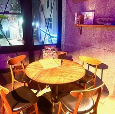 大人数でワイワイできる広々としたお席です。