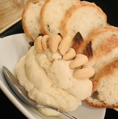 クリームチーズポテサラとバケット