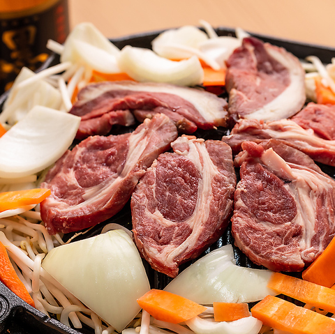 【2名〜ＯＫ！】熟成ラム肉！ジンギスカンともつ鍋のお手軽コース120分飲み放題付 4900円