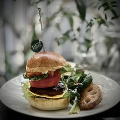 九州産小麦の無添加バンズのアボカドトマトバーガー