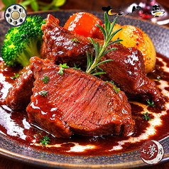 ヤギ肉のデミグラス煮込み
