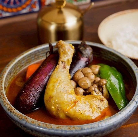 30種類のスパイスと15種類の素材が調和。体に染み渡る、優しい味わいのスープカレー♪