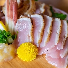 香ばしい地鶏のモモたたき