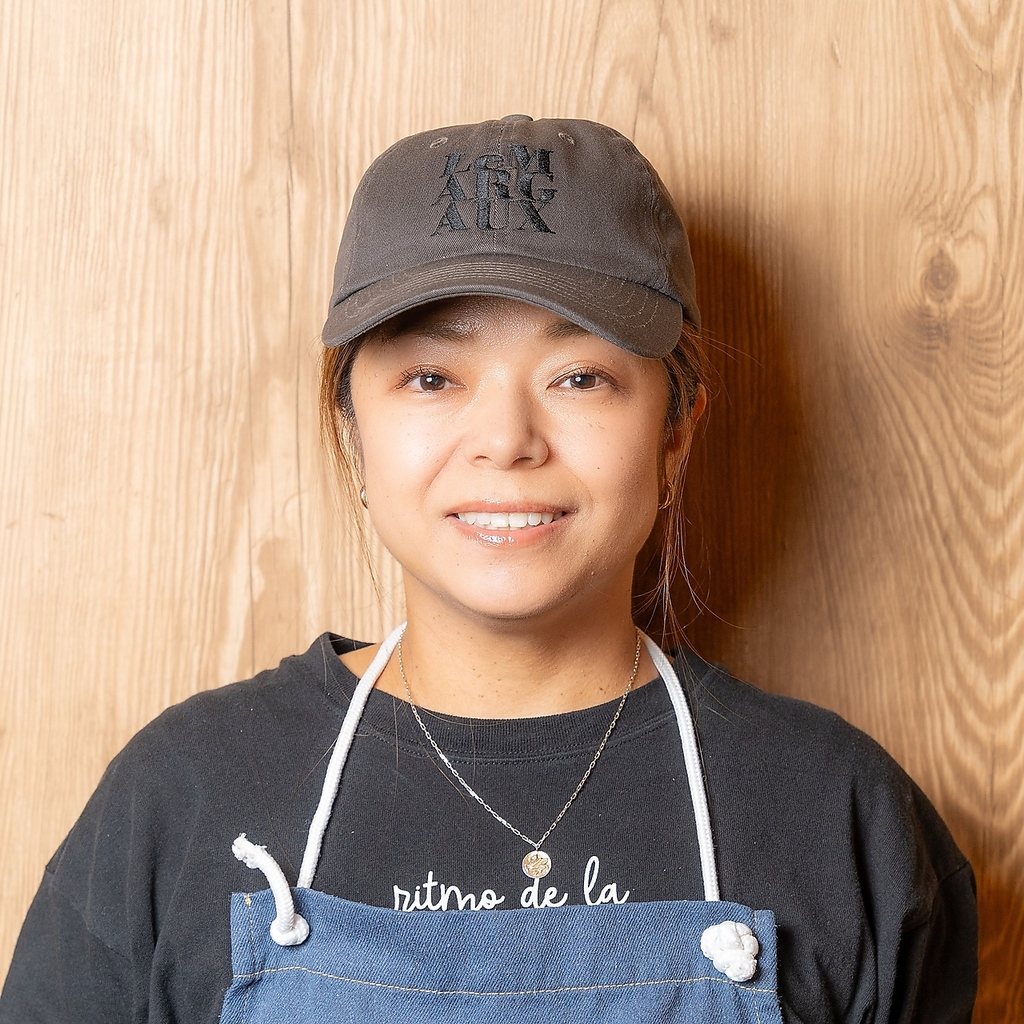 飲食業界未経験の妻が立ち上がり、病状に伏せる夫からアドバイスを受けながら一念発起