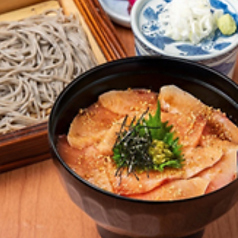 《特製海鮮》ごまそばとゴマぶり丼のセット