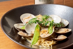 蛤(ハマグリ)とサヤエンドウの木の芽香る和ペペロンチーノ