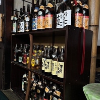 どなたでも楽しめる豊富なボトルキープ。充実の品揃え。