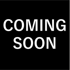 奥にはゆったりと過ごせるテーブル8席をご用意しています。気心の知れた仲間とのディナーや、ちょっとしたお祝い事に。ビストロならではのカジュアルで温かい雰囲気の中で、肩肘張らずに美食をお楽しみください。