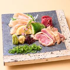 朝引き地鶏の刺身 三種盛り(もも・笹身・ずり)