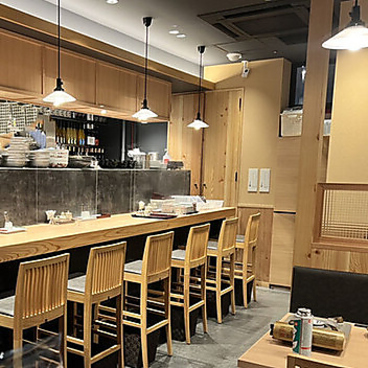 やまや 池袋店の雰囲気1