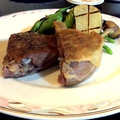 料理メニュー写真 【フランス シャラン産】　鴨もも肉のコンフィ