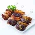 料理メニュー写真&nbsp;No.3 人気の肉串　三種盛り
