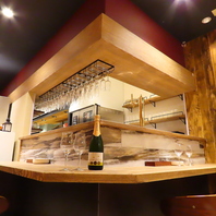 カウンター席もございます。