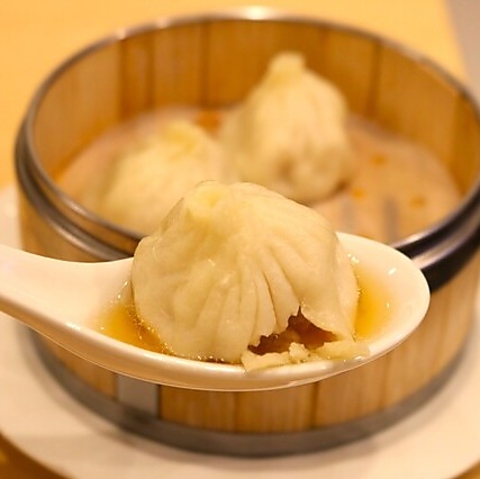 横浜中華街に新風！肉汁あふれる「特製焼き餃子」や本格中華をカジュアルに楽しめる♪