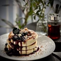 自家製ブルーベリーソースとサワークリームのパンケーキ(レギュラーサイズ)