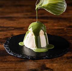 濃厚プリン　抹茶ソース掛け