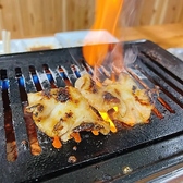 当店は机の上にあるガス式のロースターで焼肉をお楽しみいただけます。高温で焼き上げたお肉はジューシーで食感も◎