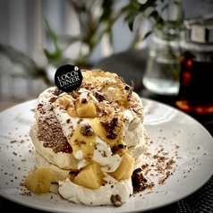 パイナップルとパッションフルーツソースのパンケーキ(レギュラーサイズ)