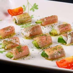 生ハムアボカド巻き