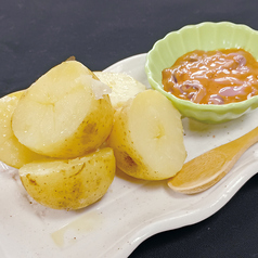 じゃがバター　塩辛添え