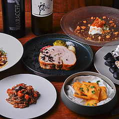 17:30～20:00まで、お料理はコース料理のみとなります。