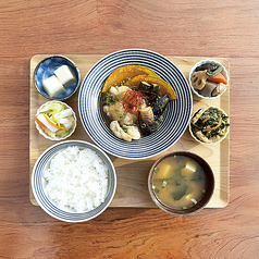 若鶏と素揚げ野菜の特製みぞれ煮定食