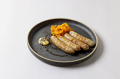五日市グリュックスシュバインのソーセージ/骨付き鴨肉の香草パン粉