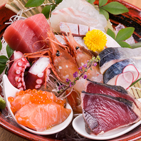 魚料理は【うおかみ】旬魚のお造り盛り合わせは1番人気