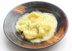 ジャガイモのチーズ焼き CHEESE POTATO