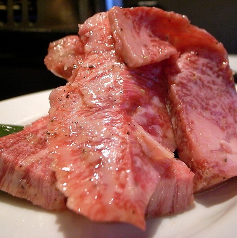 「生きた肉を食べる」をコンセプトに生まれた焼肉芝浦。全国の優秀な和牛雌肉のみ使用