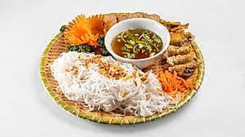 多彩なベトナム料理を楽しむことができます★