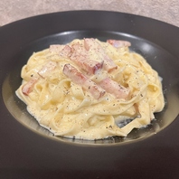 こだわりの手打ち生パスタや本格ピザをご堪能♪