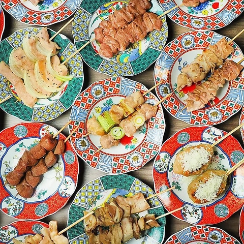 野菜巻き串、鮮魚、丁寧な煮込みを肴に一献。落ち着いた完全個室で、和のひとときを。